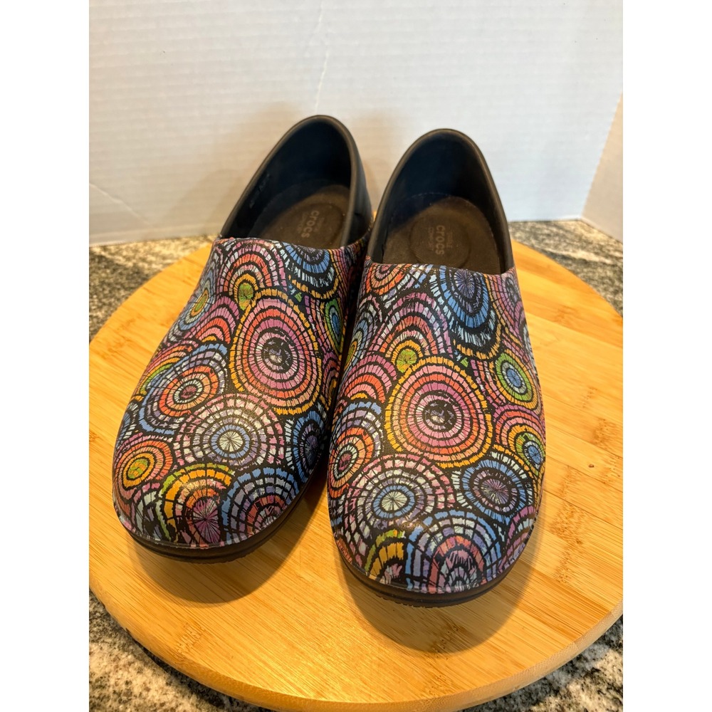 Crocs‎ Women's Size 11 Multicolor Printed Clogs Comfort Shoes Work Slip On